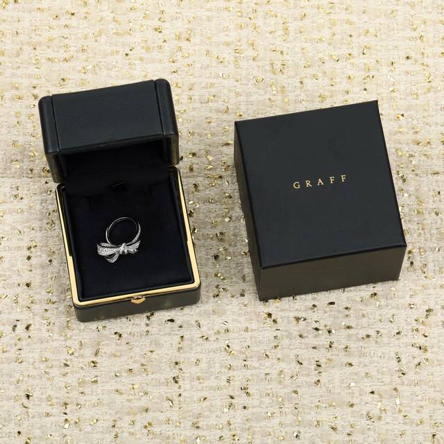 We produce Graff bow rings, custom-made with genuine gold and diamonds. We only