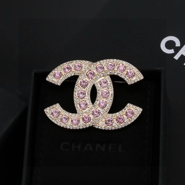 Chanel's hottest brooch, top-tier quality, the most stylish full-diamond brooch