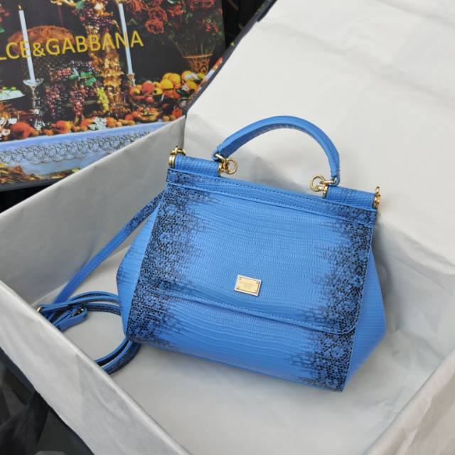 新款Newdolce & Gabban杜嘉班纳 Bb6598# 蜥蜴纹Sicily 100%正㊣版复制！品牌典范之作，现以全新精巧版本焕新呈现，可轻松收纳常用物