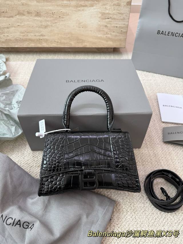 牛皮版本 巴黎世家 Balenciaga 巴黎世家 Hourglass Xs 沙漏包 斜挎手提包 Lisa款 最新走秀款购物袋来啦专柜限量上市 娱乐周刊主推款～
