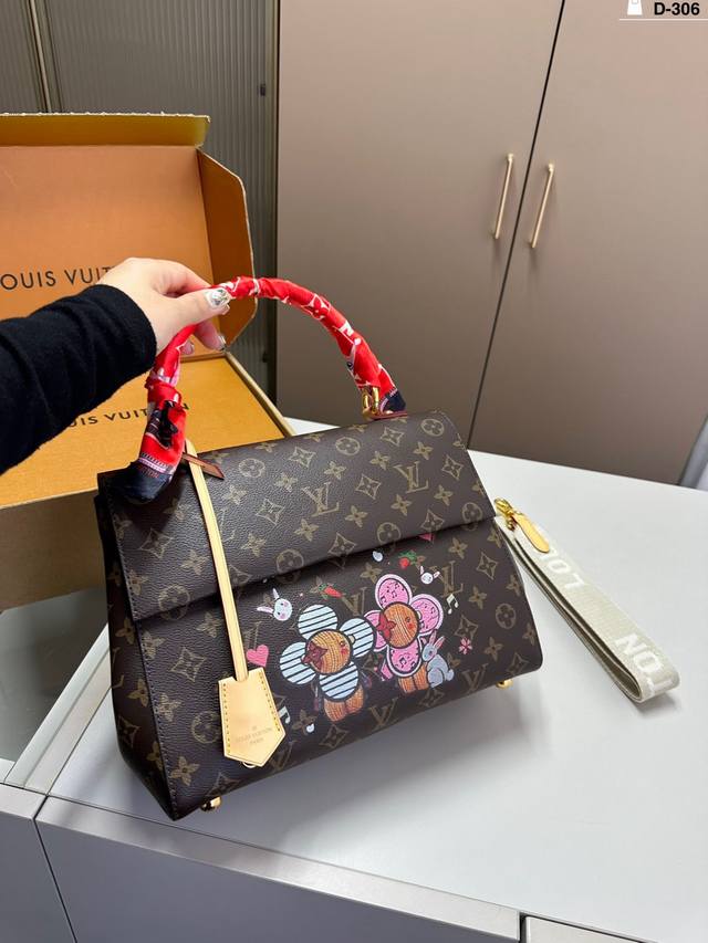 D-306尺寸30×21折叠盒飞机盒 Lv新款Cluny手袋 名之都 护士包 Lv爆款Clunyminibag这款包包也比较不容易软塌容量放小的太阳伞和钱包手机