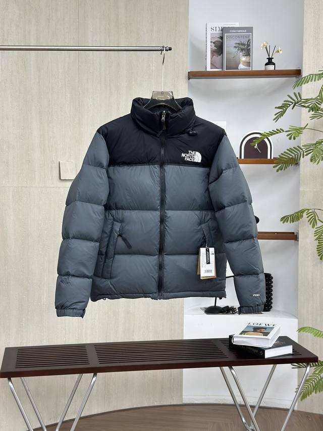High-version color scheme The North Face 1996 classic down jacket, graphite gra