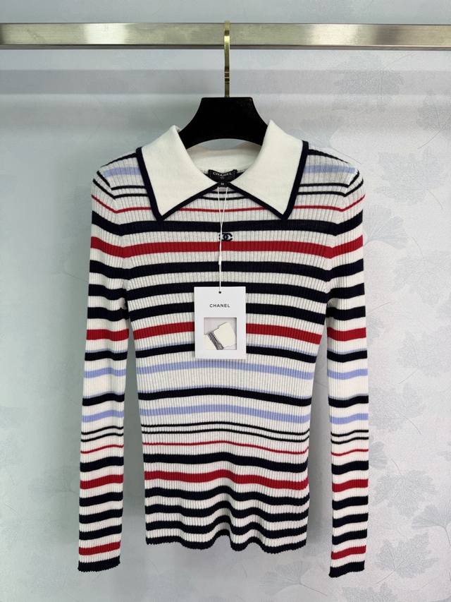 Chane*26早春新款 中古款 彩虹色条纹设计，柔软针织面料，穿着舒适又保暖。翻领+修身剪裁，优雅又有活力，早秋穿搭超百搭！无论配裙装还是裤装都很出彩，轻松应