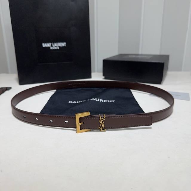 Saint Laurent women's chocolate brown belt, classic color, every stitch is very Saint Laurent women's chocolate brown belt, classic color, every stitch is very