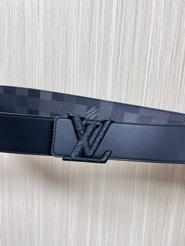 New seasonal style, 4.0 wide camouflage pattern, imported calfskin leather, exq