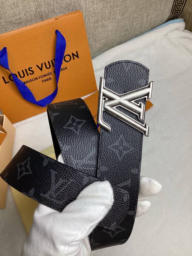Louis Vuitton Lv Men's New Style: Featuring imported original bull's hand textur