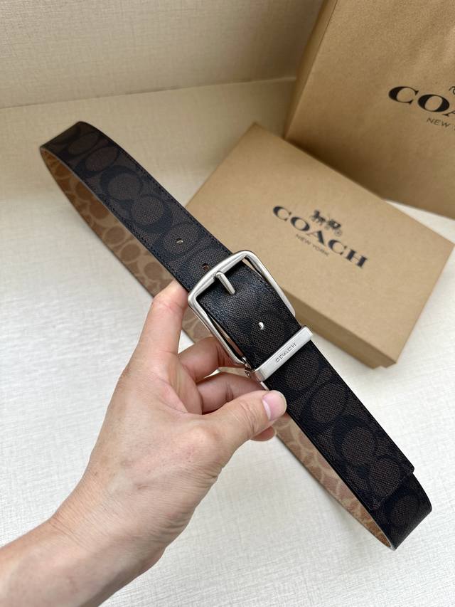 3.7Cm Wide Coach This reversible belt is made of black khaki fabric on one side