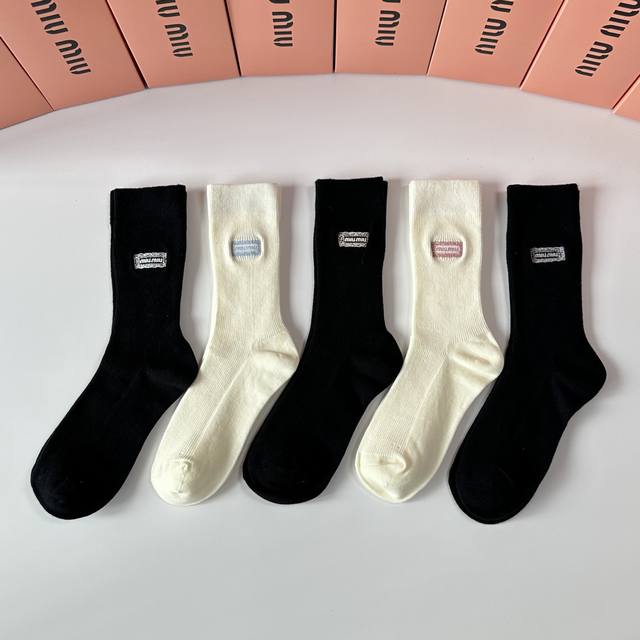 Special Packaging Miumiu New Cashmere Embroidered Mid-Length Slouch Socks! One b