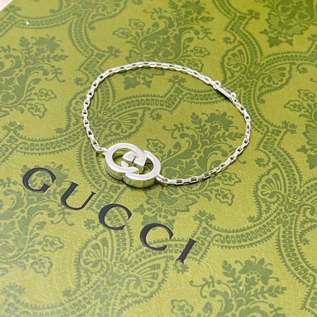 Newly released Gucci bracelet, the latest classic design, exquisite. The quality