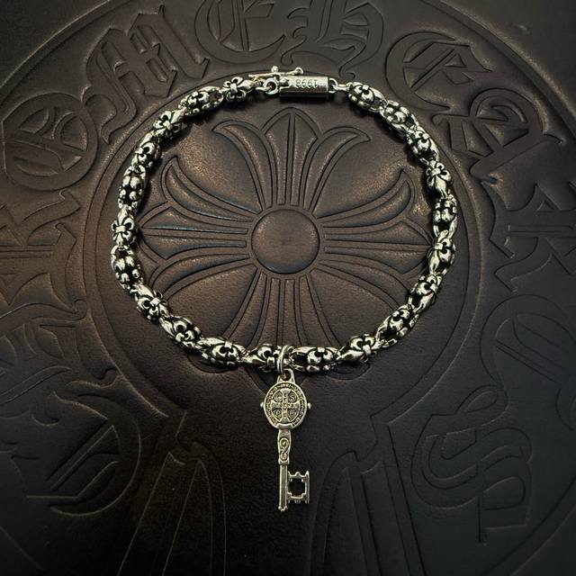 New boutique quality Chrome Hearts scout floral bracelet. The embossed design an New boutique quality Chrome Hearts scout floral bracelet. The embossed design an