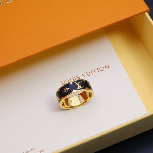 Louis Vuitton 路易威登Lv 新款银色Logo印花戒指 现货秒发 6-11码，。