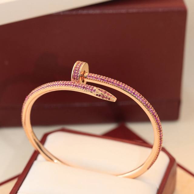 Juste Un Clou's nail bracelet embodies the unwavering belief: loving only for t