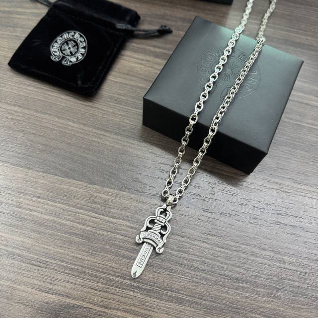 So cool! The latest Chrome Hearts necklace! A must-have! Factory direct sales!