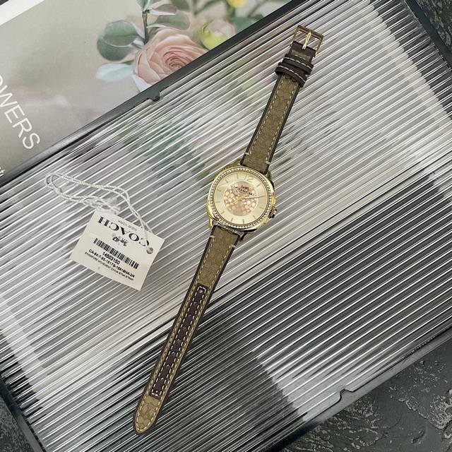 原单款，Coach蔻驰女士精致经典复古老花镶钻石英皮带女表，Boyfriend轻奢，经典Logo 日辉纹，复古雅典！型号：14503150，尺寸：34Mm，机芯