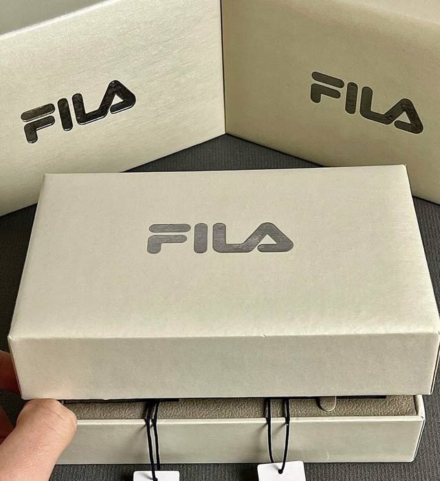 Fila's gentle touch today comes from Fila! The small dial and thin strap instan