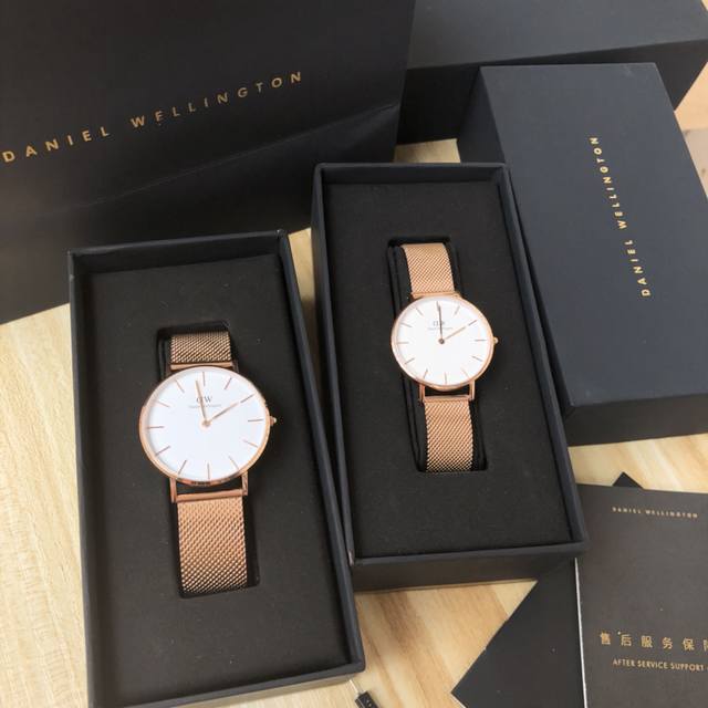 经典风格，全新演绎。 Classic petite 金属情侣对表，全新上市。Classic petite 32Mm 36Mm系列新品，更大的表盘尺寸，带来更多造