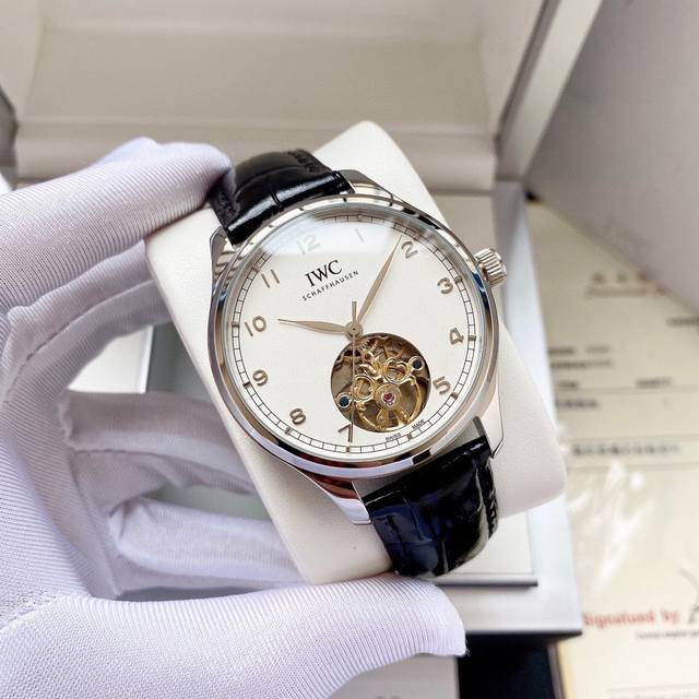 First release of a new classic best-selling IWC men's watch. Automatic mechanic First release of a new classic best-selling IWC men's watch. Automatic mechanic