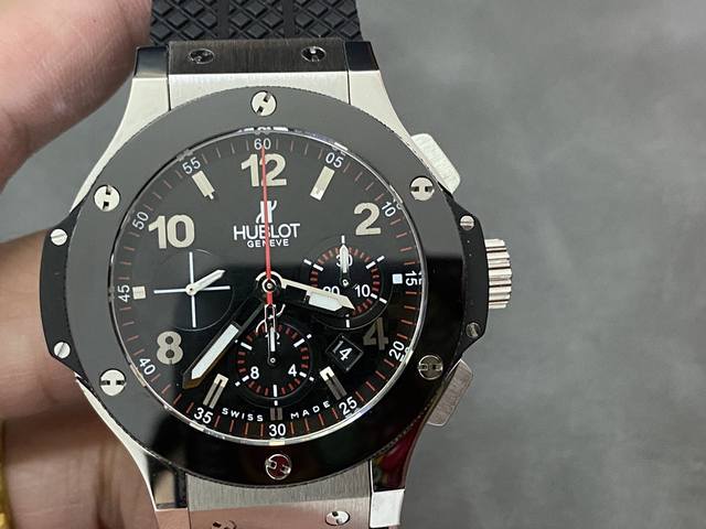 Hb Hublot Big Bang Chronograph Watch, featuring the high-end 4100 movement. A po