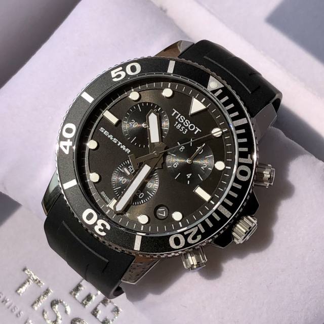 Original Tissot 天梭最新款T120六款系列石英男表,腕表设计大气刚毅,夜光涂层指针及刻度,黑暗环境中也能清晰读时,表盘圈口可单向旋转,原装瑞士机 Original Tissot 天梭最新款T120六款系列石英男表,腕表设计大气刚毅,夜光涂层指针及刻度,黑暗环境中也能清晰读时,表盘圈口可单向旋转,原装瑞士机