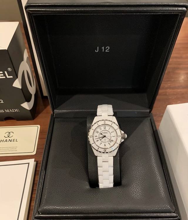 Chanel J12 Real Shot Photos Chanel J12 Series! High-tech precision ceramic with Chanel J12 Real Shot Photos Chanel J12 Series! High-tech precision ceramic with