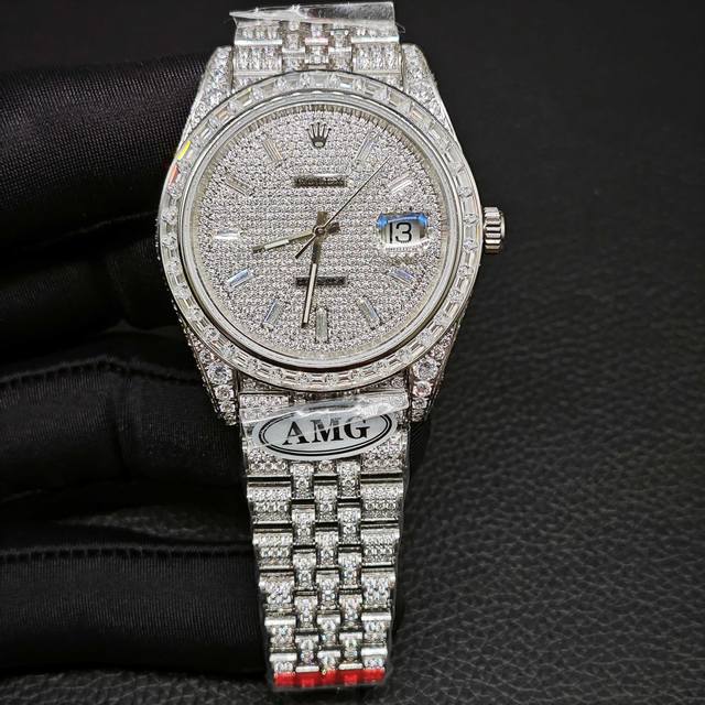 Amg完美还原史上最尊贵的满天星腕表： 劳力士Rolex 日志型，满足你对尺寸的强迫症需求，满钻定制版闪耀来袭，手腕上的极致奢美艺术品，整只腕表圆型钻,方型钻采