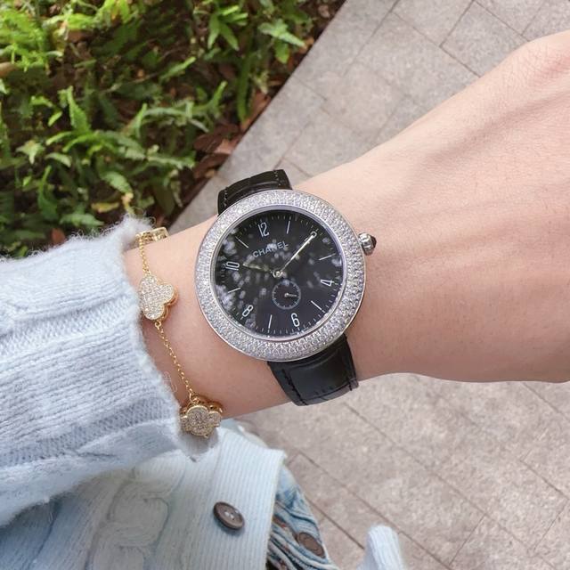 Chanel, sapphire crystal scratch-resistant surface, Swiss imported quartz moveme Chanel, sapphire crystal scratch-resistant surface, Swiss imported quartz moveme
