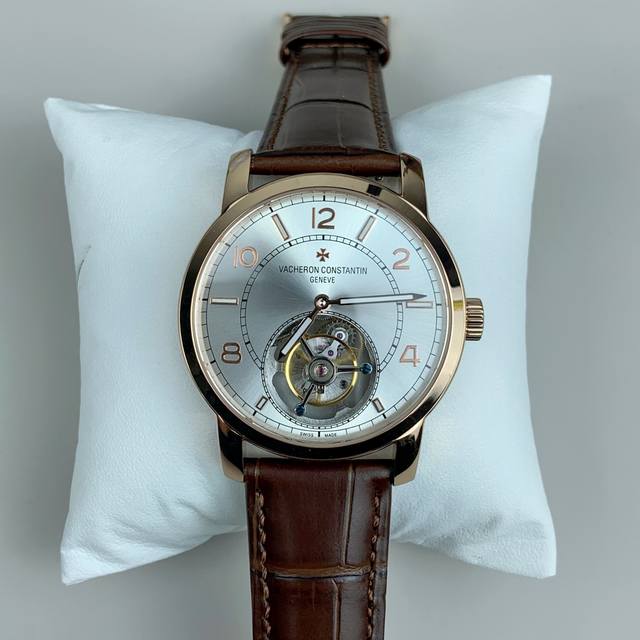 5460 Vacheron Constantin Vc presents the new Traditionnelle Tourbillon watch, a