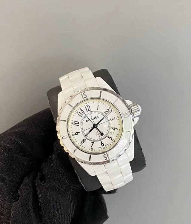J12 Series - White Dial Quartz Watch, Model H0968, quartz women's watch, 33mm ca