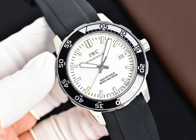 Iwc Aquatimer Series White-Gold-Black 1300 Movement Type: 2824 Automatic Mechani Iwc Aquatimer Series White-Gold-Black 1300 Movement Type: 2824 Automatic Mechani