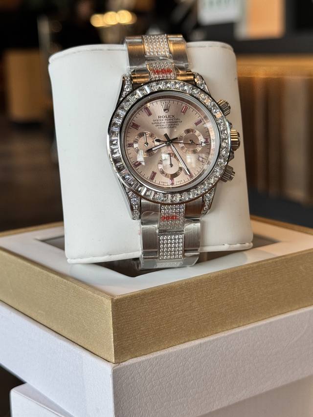 Brand new Rainbow Daytona with diamond-studded strap. Model: 116599Rbow-116598R Brand new Rainbow Daytona with diamond-studded strap. Model: 116599Rbow-116598R