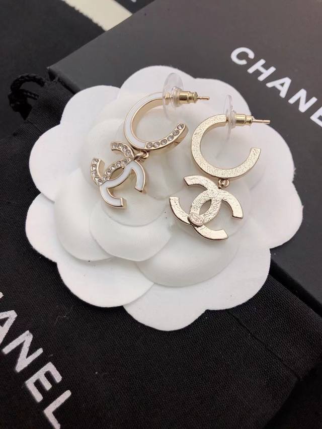 Chanel earrings, top-quality import, now available! Stylish and refreshing long