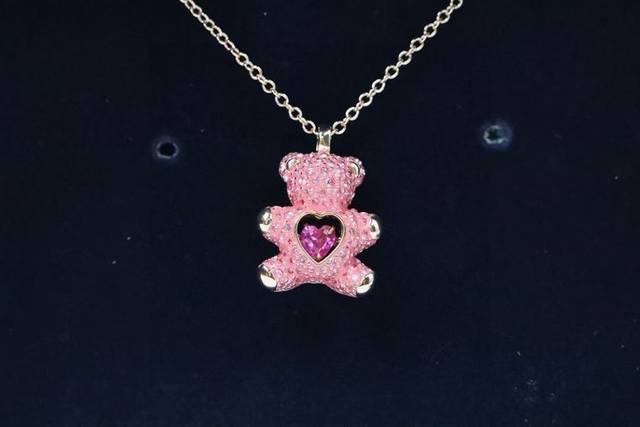 Swarovski Heart-Fluttering Pink Diamond Teddy Bear Necklace and Earring Set DDD