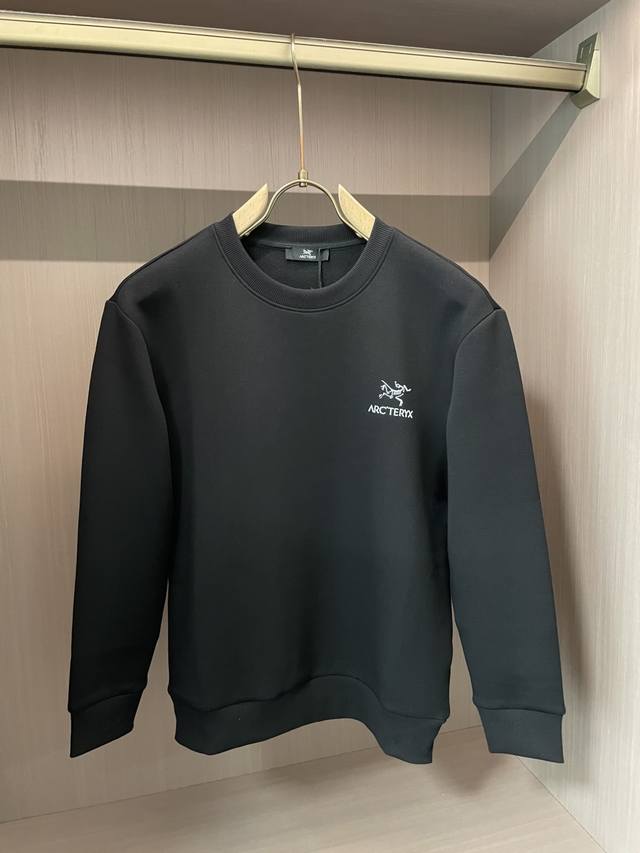 始祖鸟 2025秋冬新品 DDD 定制顶级卫衣棉，面料特别有质感，冬季必备单品，保暖性好。男女通穿，细节到位，版型超赞，上身效果非常好！百搭单品！5尺码M~3X