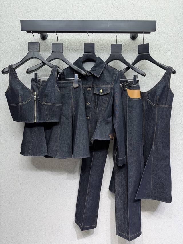 L's denim jacket series features very high-quality imported materials. A closer