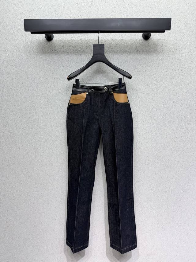 This L brand denim trousers are made of very high-quality imported material. Lo