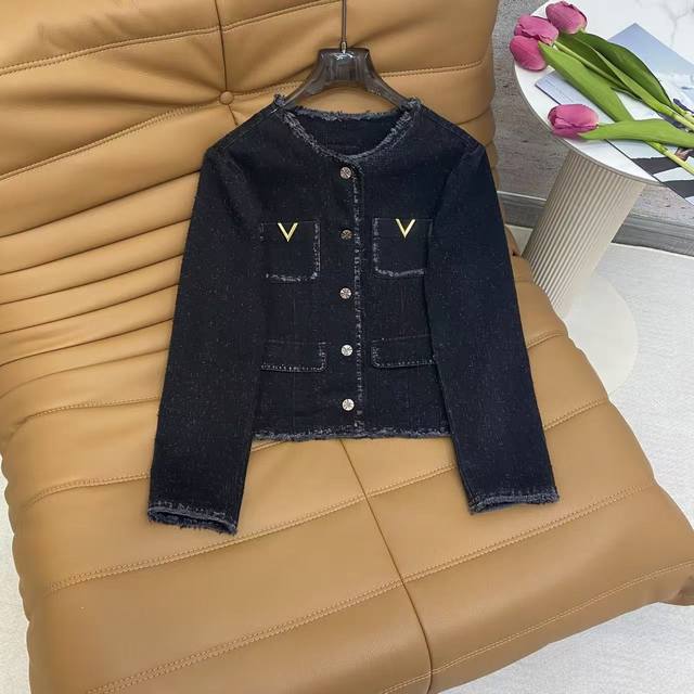 Va2026 Sp Premium Jacket. Crafted from high-density denim cotton, this Chanel-st