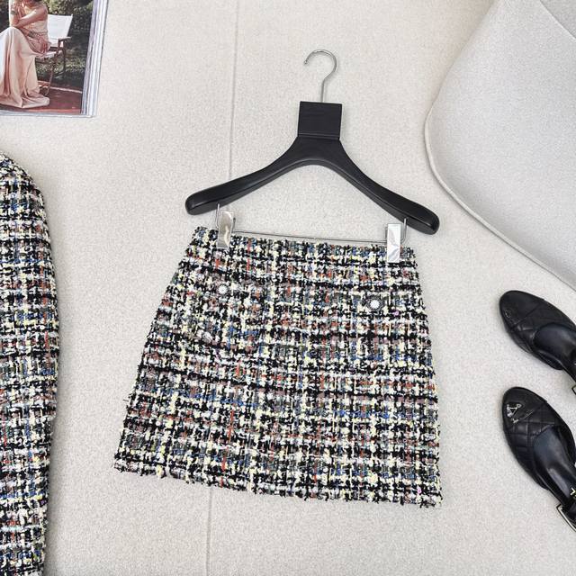 P330 Hot Selling Item: C Brand 26Ss Early Spring Newest Elegant Set - Round Neck