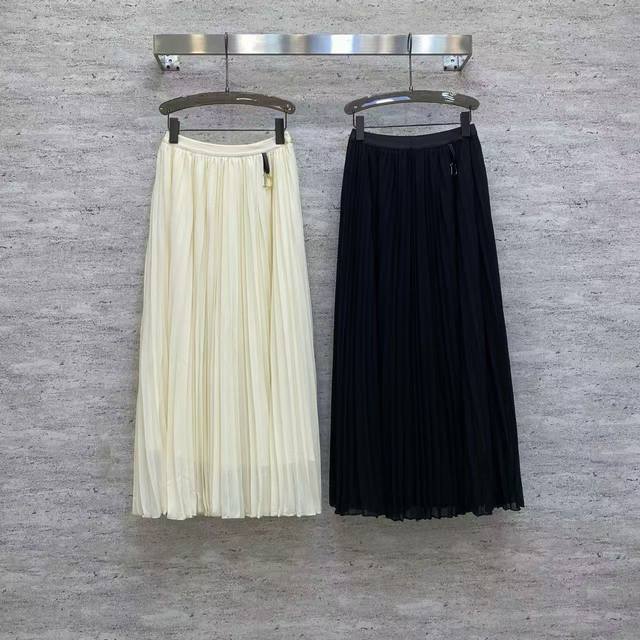 Di 2026 Sp Premium pleated midi skirt made of premium rayon fabric. The fabric d