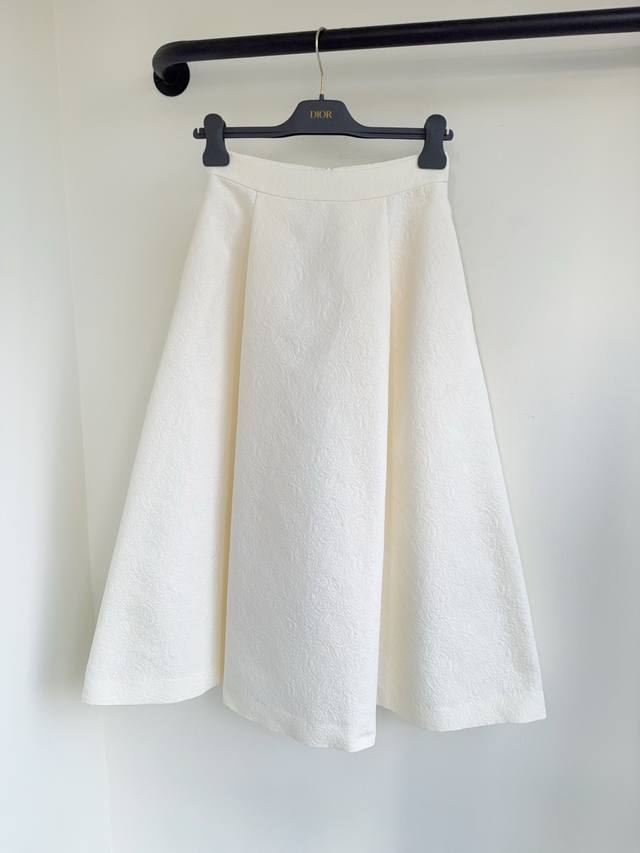 Pdio26 Early Spring Collection Cotton and Silk Jacquard 3D Pattern Long Pleated Pdio26 Early Spring Collection Cotton and Silk Jacquard 3D Pattern Long Pleated