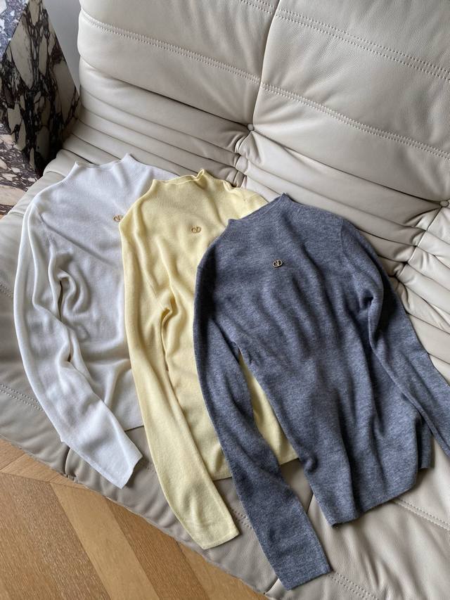 25Pf Autumn/Winter High-Neck Casual Wool Base Layer. Made from ultra-soft 100% w 25Pf Autumn/Winter High-Neck Casual Wool Base Layer. Made from ultra-soft 100% w