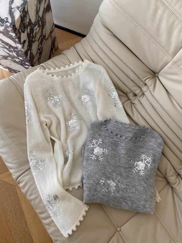 26Ss Early Spring Sequined Knit Sweater. Handmade snowflake pattern with delicat 26Ss Early Spring Sequined Knit Sweater. Handmade snowflake pattern with delicat