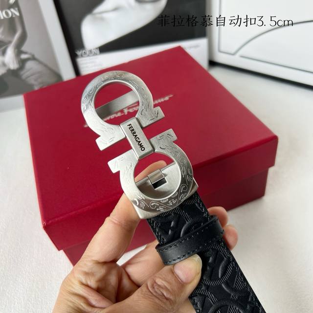 品牌: 菲拉格慕 新款进口小牛皮,手感细腻柔软。搭配纯钢自动精品钢扣,男士必备!宽度:3.5Cm DDD 品牌: 菲拉格慕 新款进口小牛皮,手感细腻柔软。搭配纯钢自动精品钢扣,男士必备!宽度:3.5Cm DDD