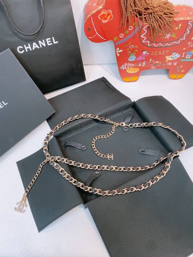Chanel Women's Waist Chain DDD A waist chain is an essential item for fashionis Chanel Women's Waist Chain DDD A waist chain is an essential item for fashionis