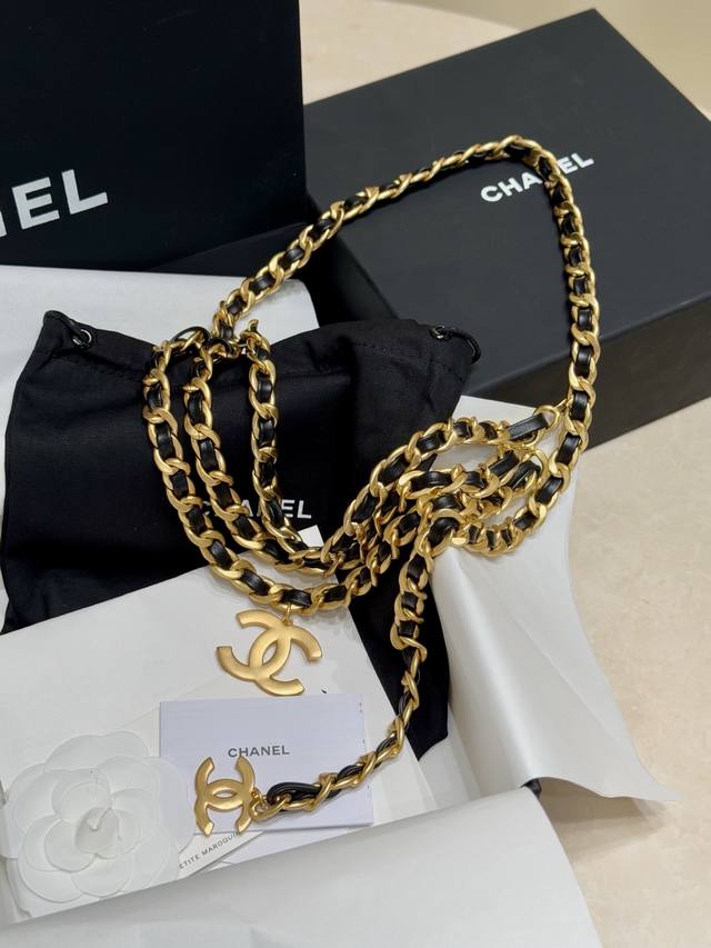 Chanel Women's Waist Chain DDD Black and Gold Waist Chain. A waist chain is an Chanel Women's Waist Chain DDD Black and Gold Waist Chain. A waist chain is an