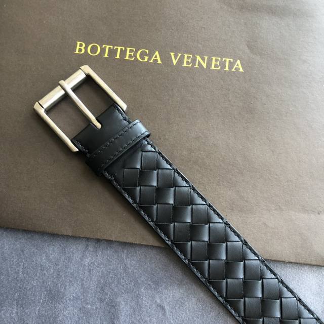Bottega Veneta Men's Hand-woven Top-Grain Leather Pin Buckle Belt, 3.5cm. 65247