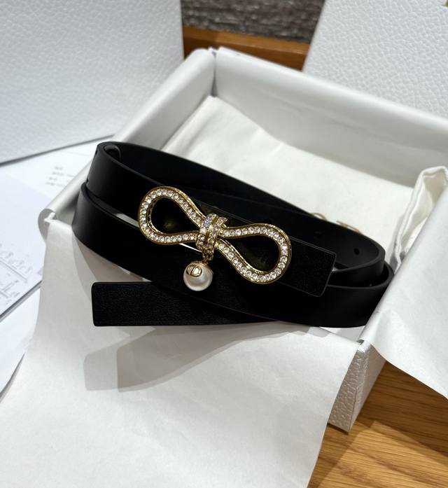 DIY Full Rhinestone Belt DDD This full rhinestone belt is made of black calfskin