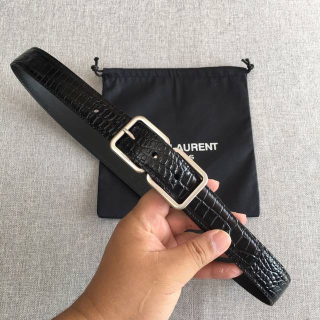 Saint Laurent original high-end top quality, fashionable and trendy, exquisite Saint Laurent original high-end top quality, fashionable and trendy, exquisite