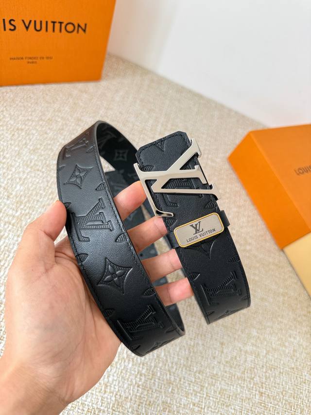 Product Name: Louis Vuitton Belt - Original Single Belt Model: Hook buckle, clas Product Name: Louis Vuitton Belt - Original Single Belt Model: Hook buckle, clas