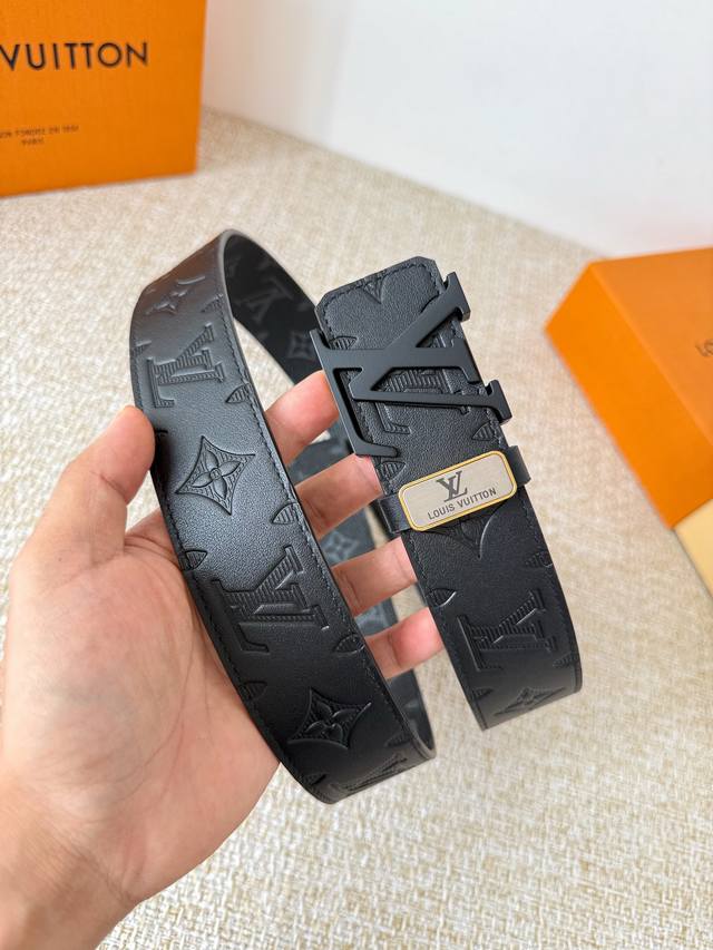 Product Name: Louis Vuitton Belt - Original Single Belt Model: Hook buckle, clas Product Name: Louis Vuitton Belt - Original Single Belt Model: Hook buckle, clas
