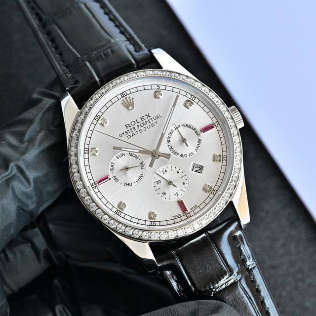 白钻 金钻 Vips厂 私人奢侈定制顶级配置钻 ， 选光圈或钻圈 新品劳力士Rolex 打造市场狠货！劳力士Rolex 从来没有改变世界，而是把它留给戴它的人皮